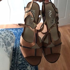 Michaels Kors Coffee color stacked heel